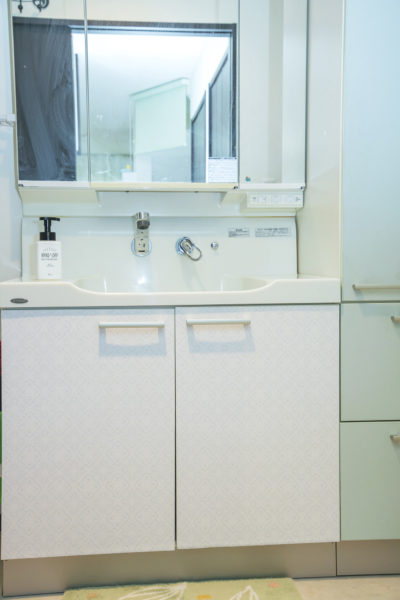 簡単に模様替えができる Francfrancのシール壁紙 ２ 洗面台編 インテリア 雑貨 Mart マート 公式サイト 光文社